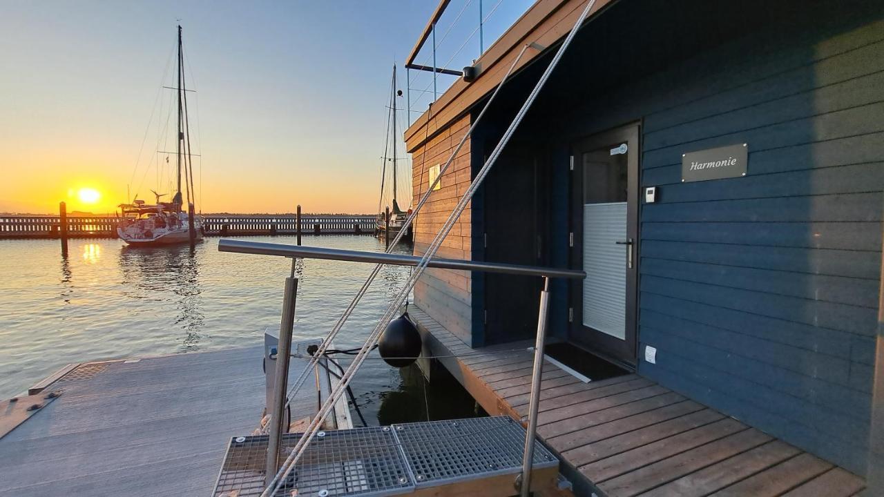 ホテル Hausboot Harmonie シュトラールズント エクステリア 写真