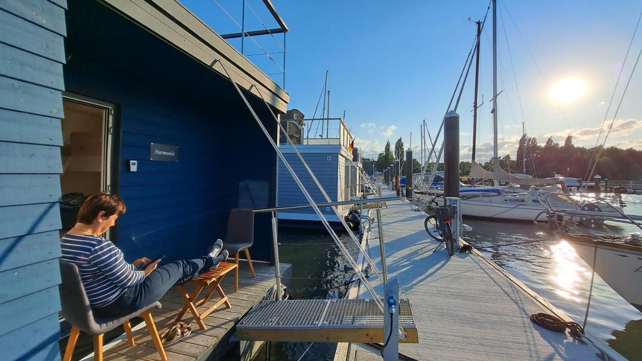ホテル Hausboot Harmonie シュトラールズント エクステリア 写真